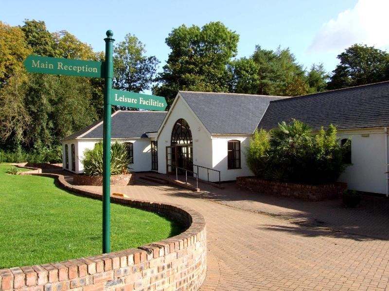 Haughton Hall Hotel & Leisure Club Телфорд Екстериор снимка