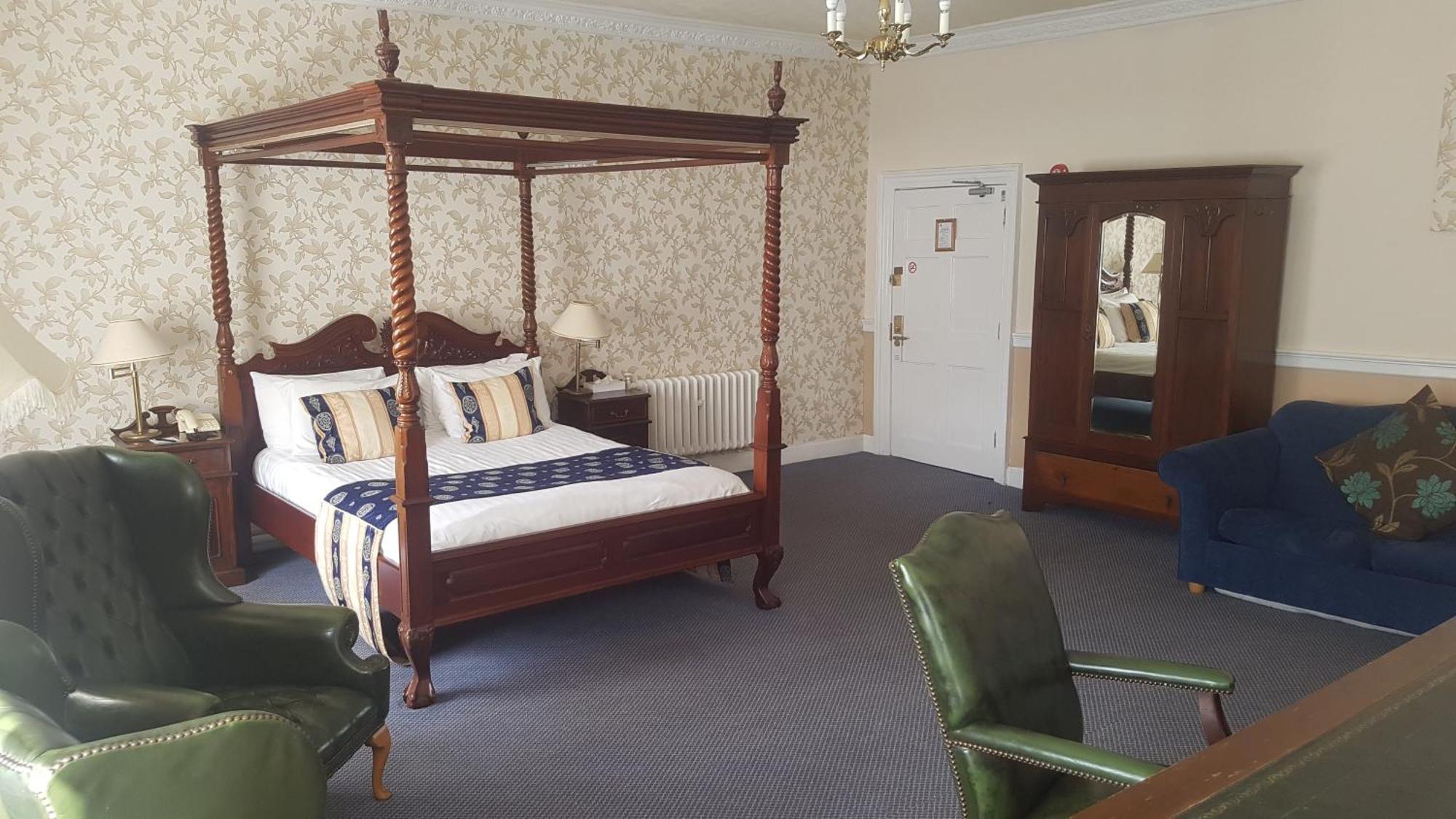 Haughton Hall Hotel & Leisure Club Телфорд Екстериор снимка
